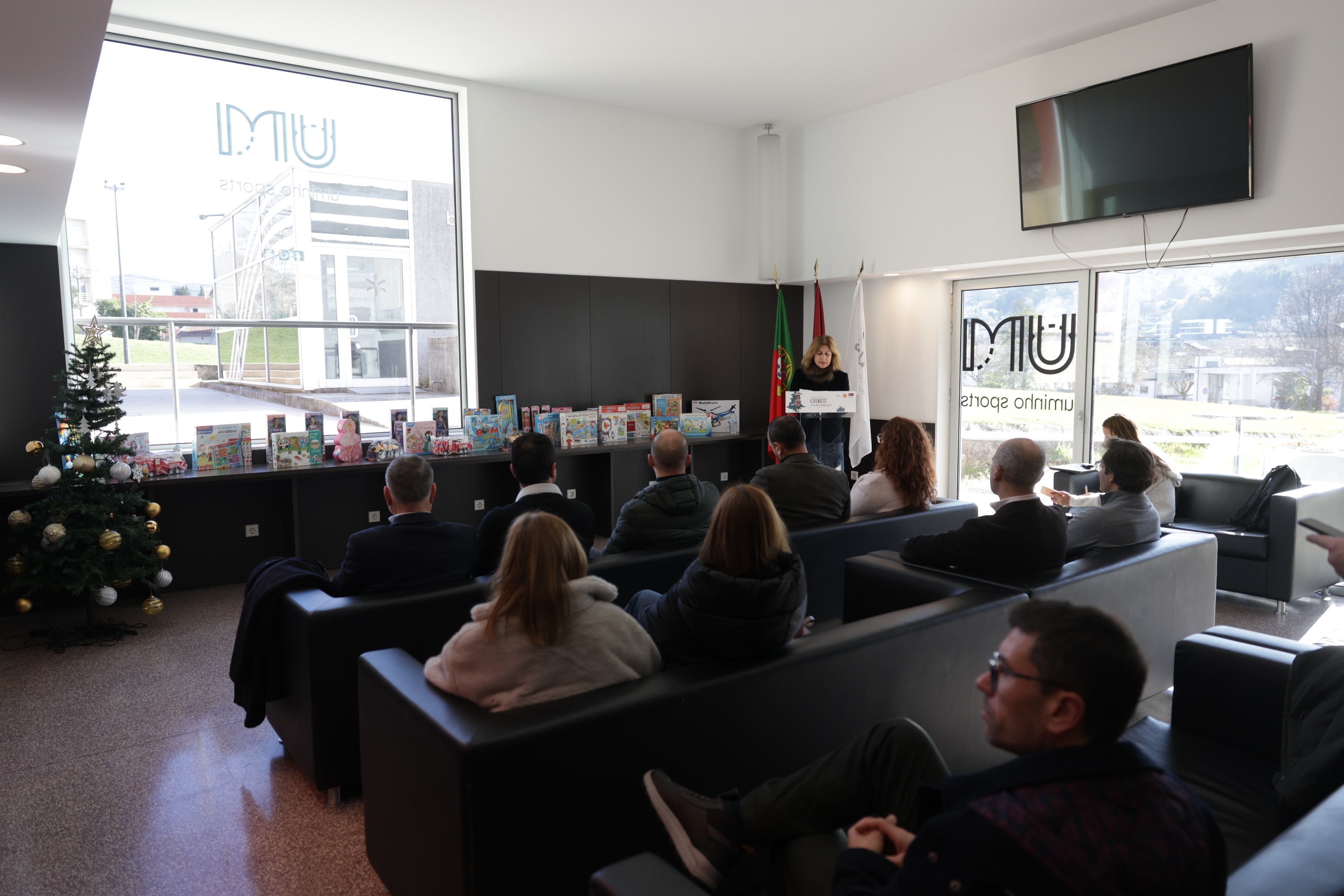 Thumbnail da galeria Entrega de Brinquedos